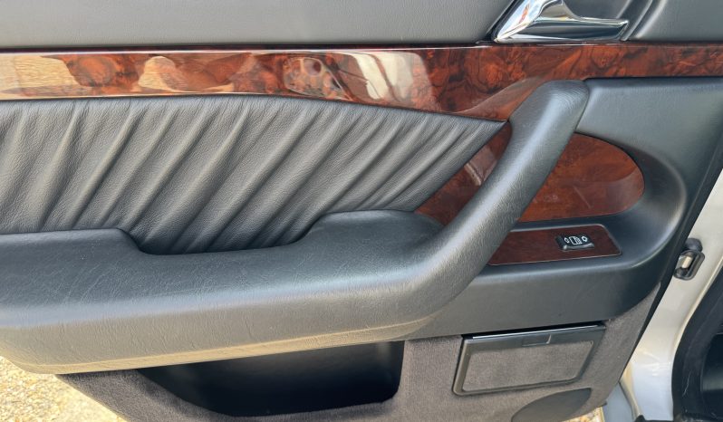 
								Mercedes-Benz S-Class S500 full									