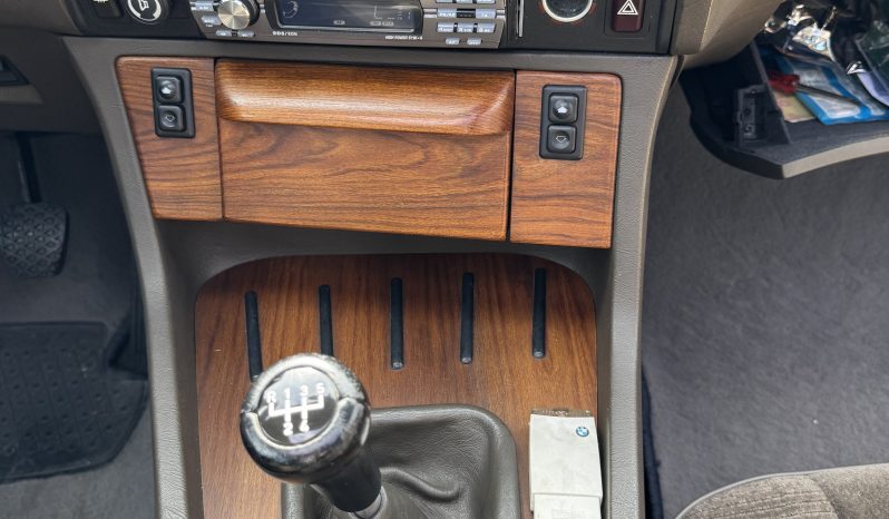 
								BMW 735i [CLASSIC] full									