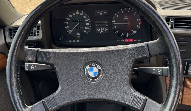 
								BMW 735i [CLASSIC] full									