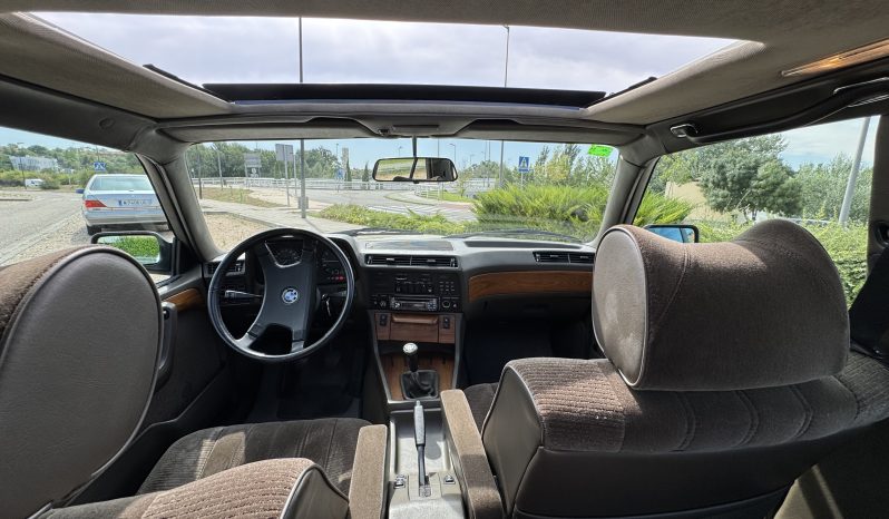 
								BMW 735i [CLASSIC] full									