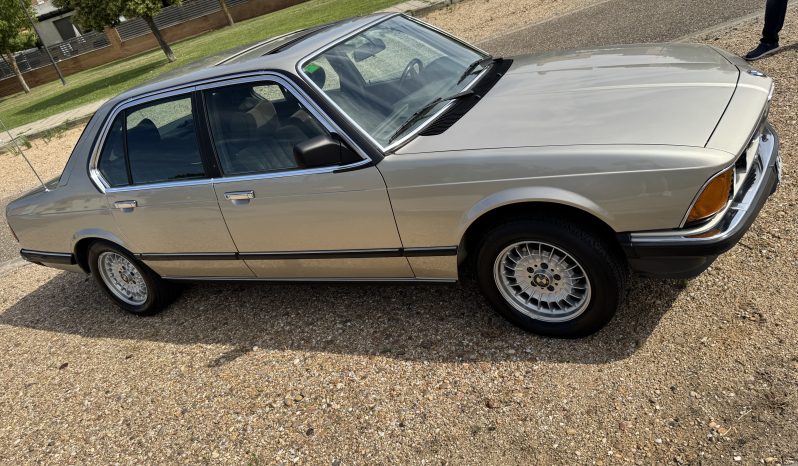 
								BMW 735i [CLASSIC] full									