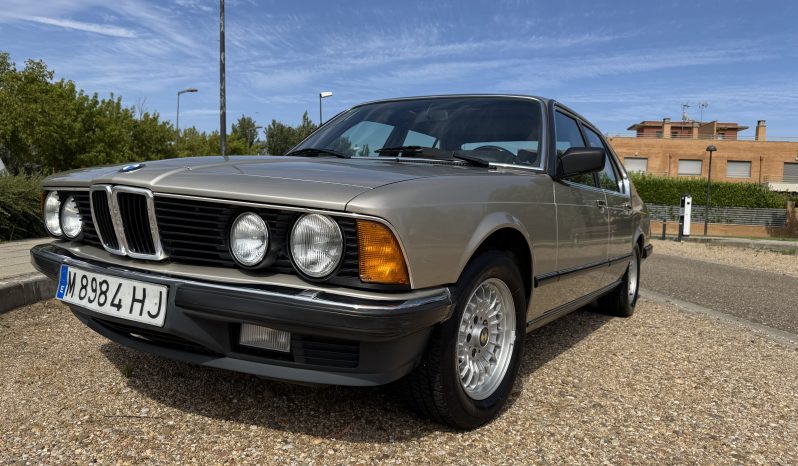 
								BMW 735i [CLASSIC] full									